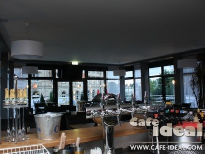 照片: Cafe Ideal